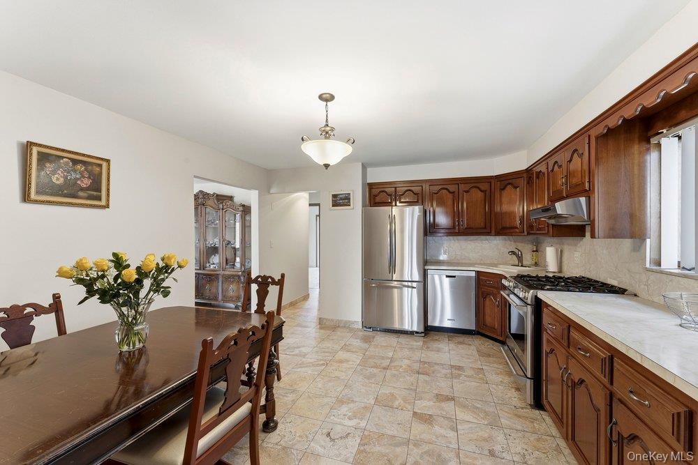 #7 photo, 16023 23rd Avenue, Whitestone , NY 11357