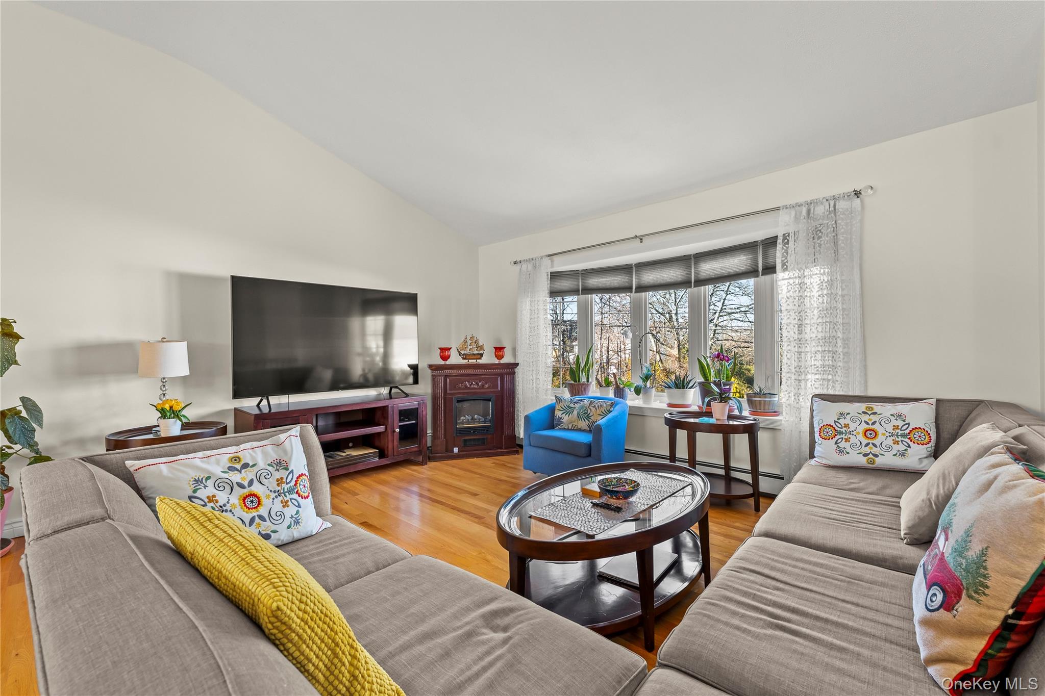 #11 photo, 361 Nevada Street, מחוז סאפוק Lindenhurst , NY 11757