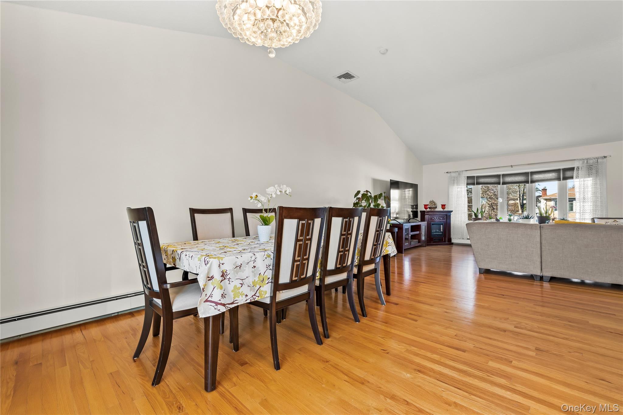 #15 photo, 361 Nevada Street, מחוז סאפוק Lindenhurst , NY 11757