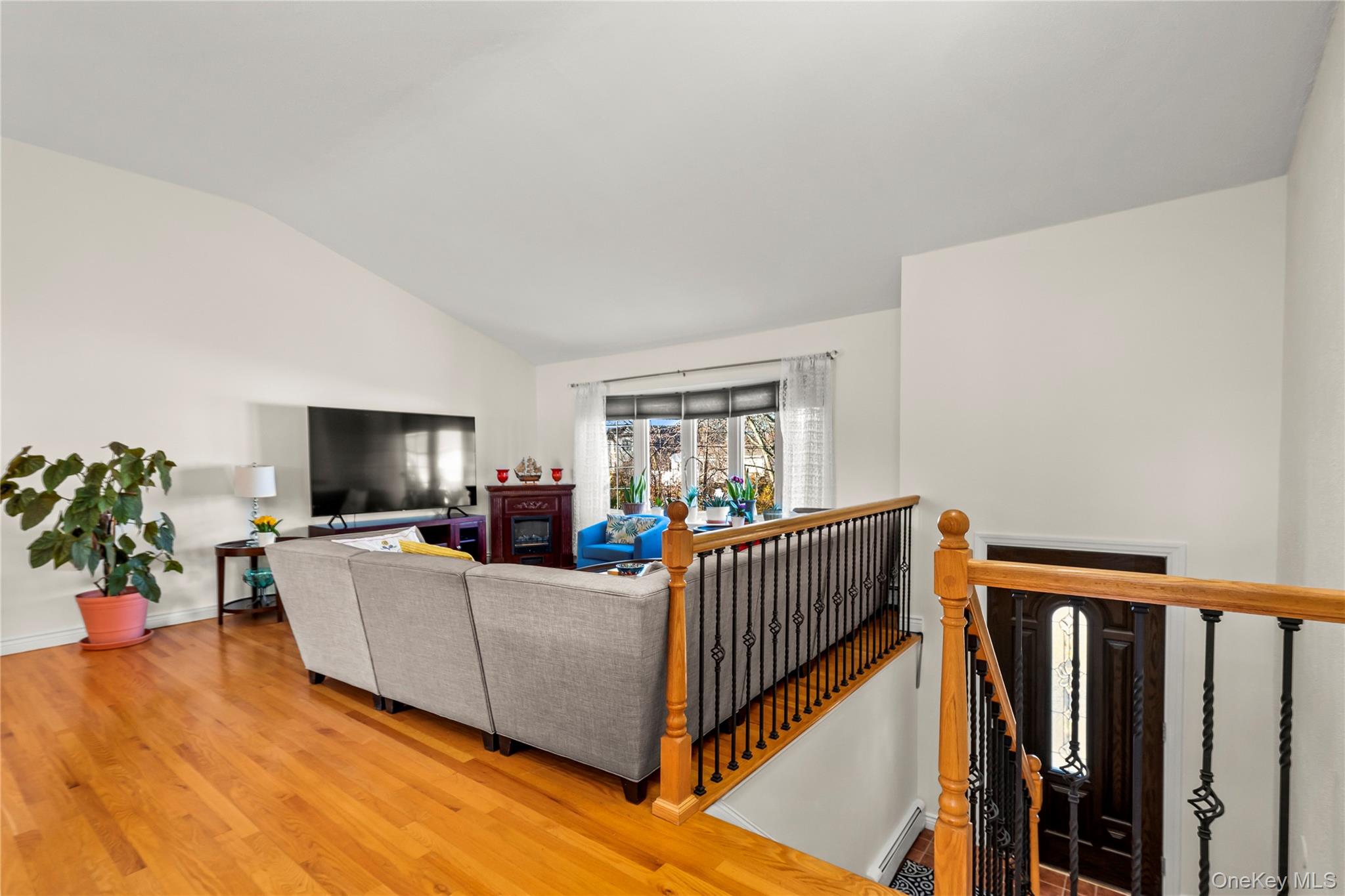 #20 photo, 361 Nevada Street, מחוז סאפוק Lindenhurst , NY 11757