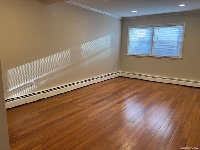 #10 photo, 570 S 14th Street, Lindenhurst , NY 11757