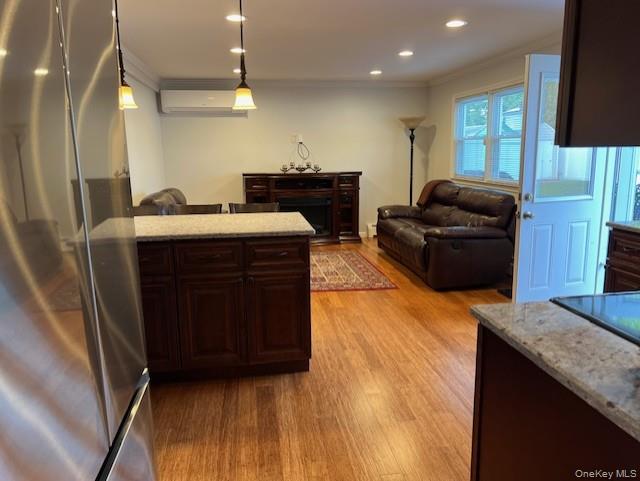 #3 photo, 570 S 14th Street, Lindenhurst , NY 11757