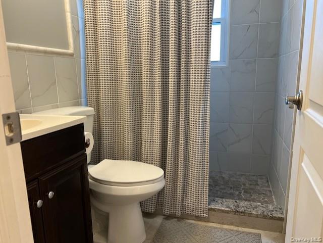 #9 photo, 570 S 14th Street, Lindenhurst , NY 11757