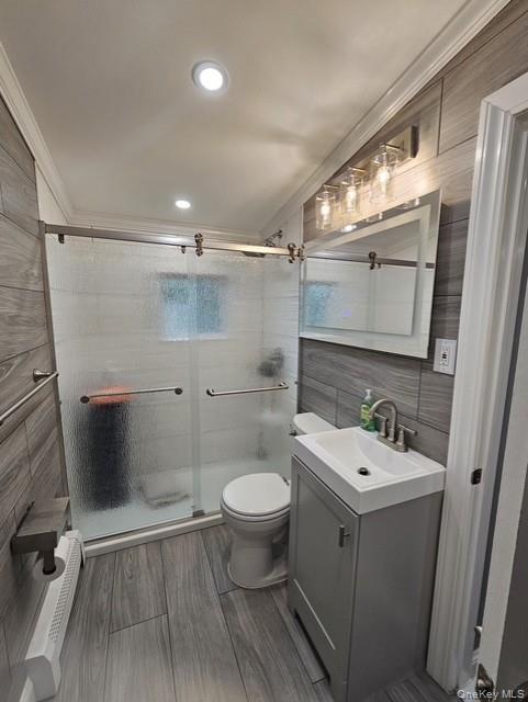 #11 photo, 645 Hawkins Boulevard, Copiague , NY 11726