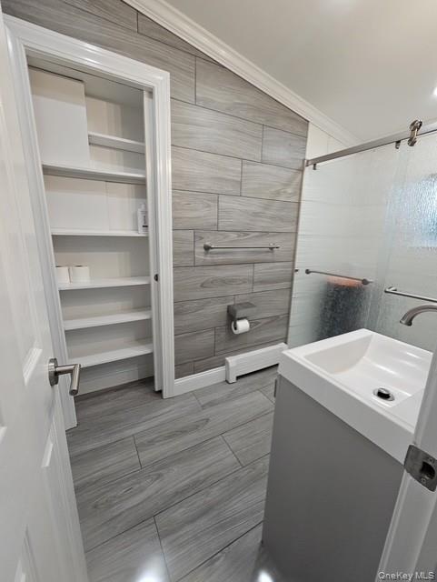 #12 photo, 645 Hawkins Boulevard, Copiague , NY 11726