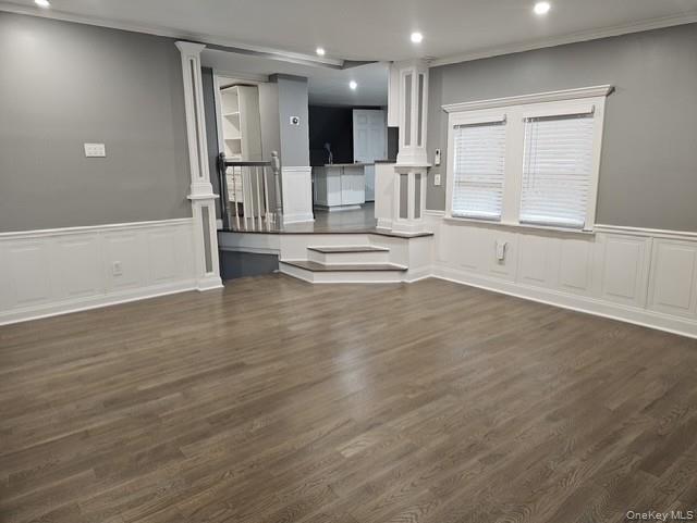 #4 photo, 645 Hawkins Boulevard, Copiague , NY 11726