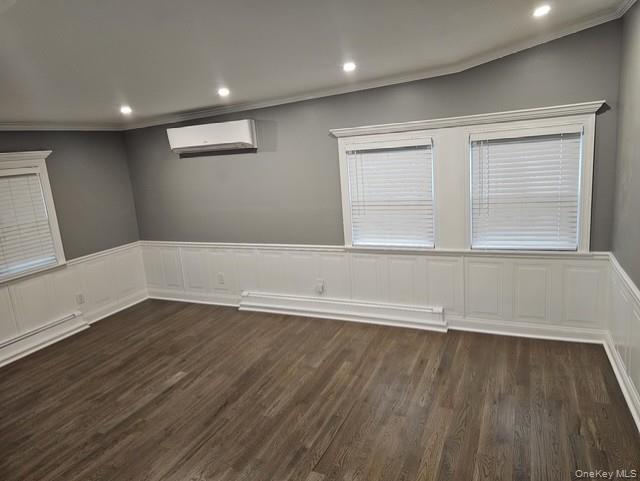 #5 photo, 645 Hawkins Boulevard, Copiague , NY 11726