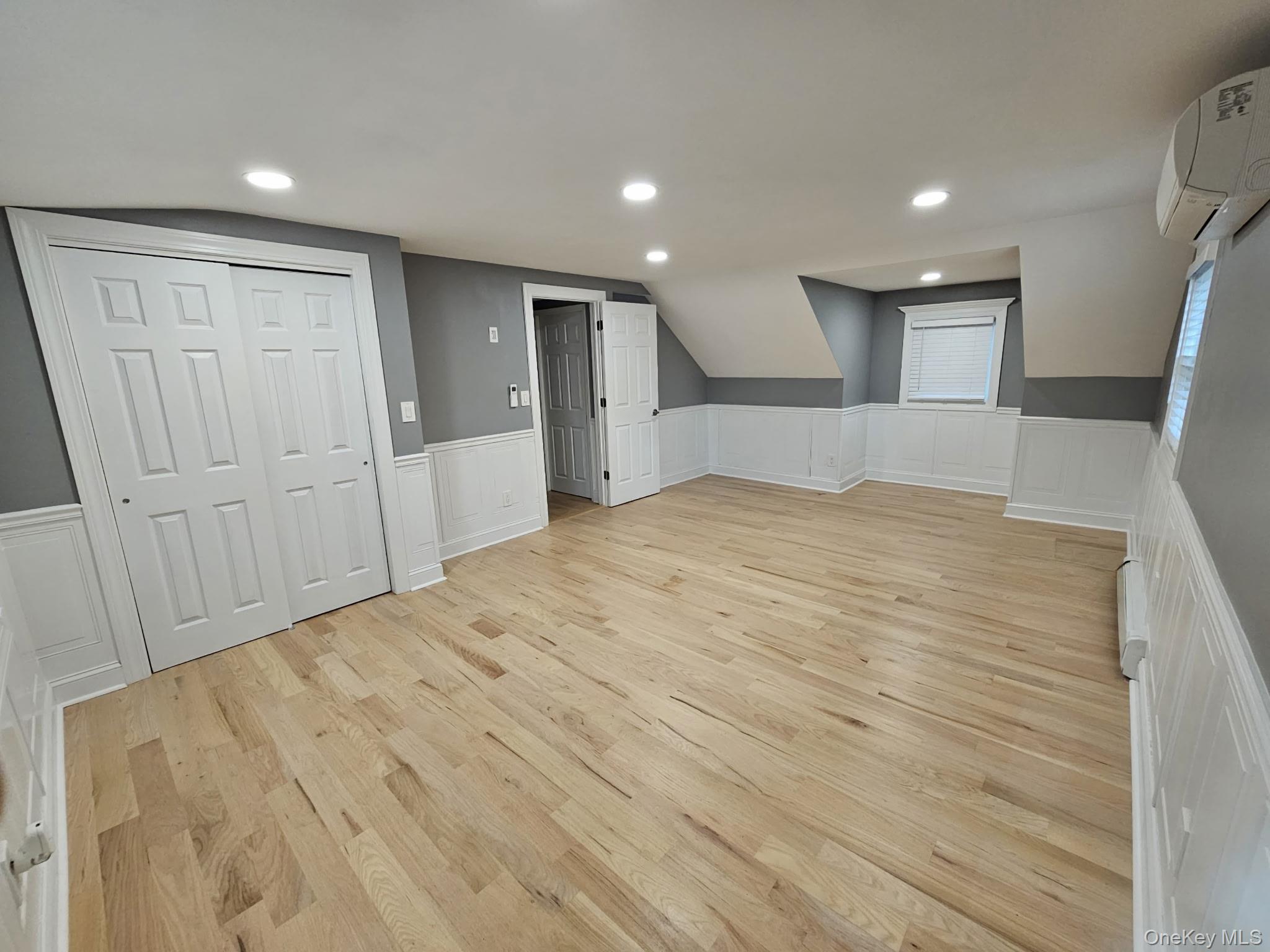 #9 photo, 645 Hawkins Boulevard, Copiague , NY 11726