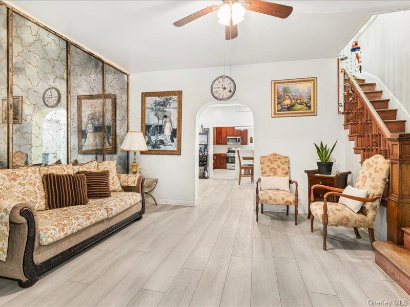 #2 photo, 155 Linwood Street, Бруклин ‖ Brooklyn , NY 11208