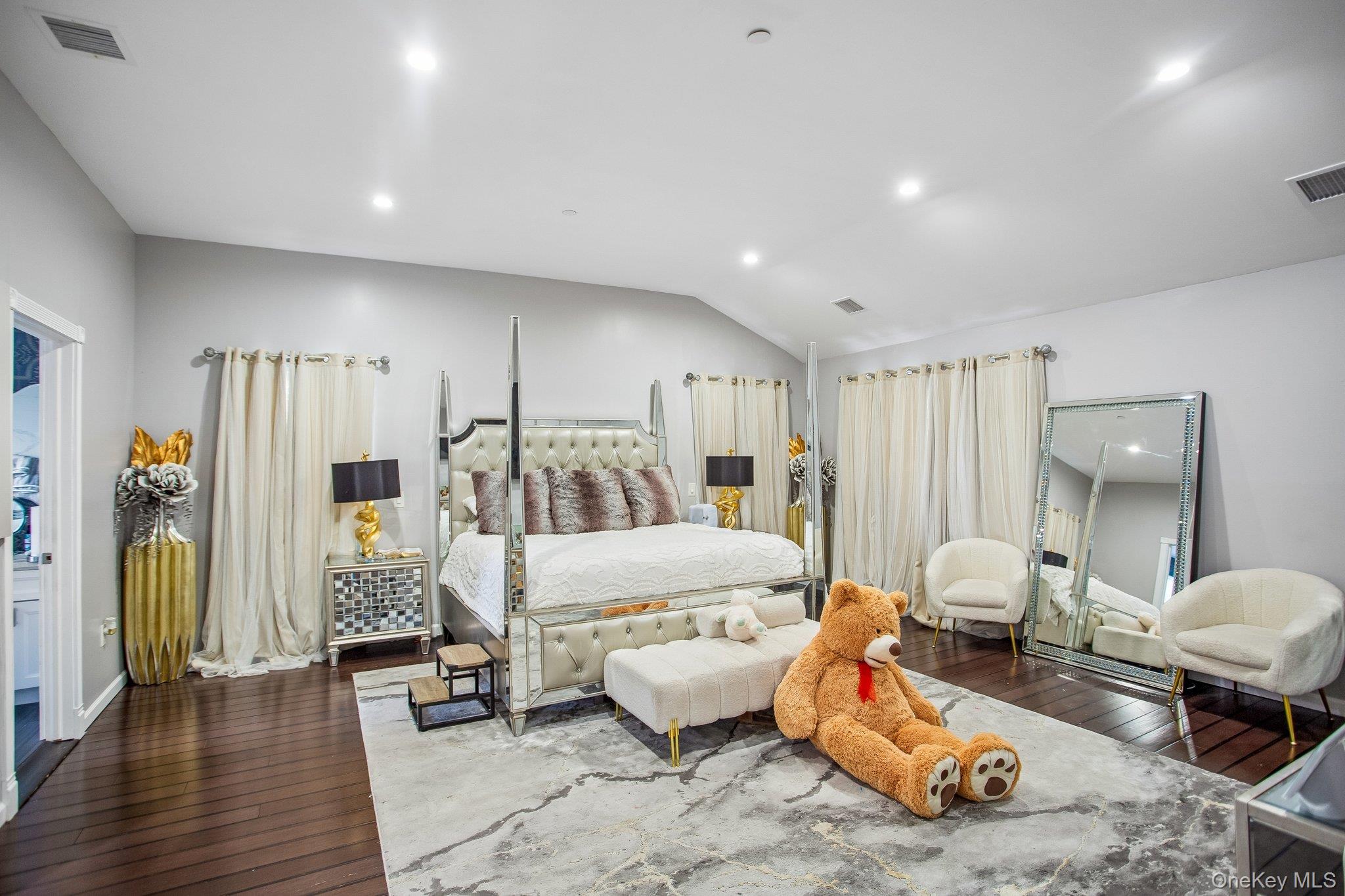 #16 photo, 296 Milburn Avenue, Baldwin Harbor , NY 11510