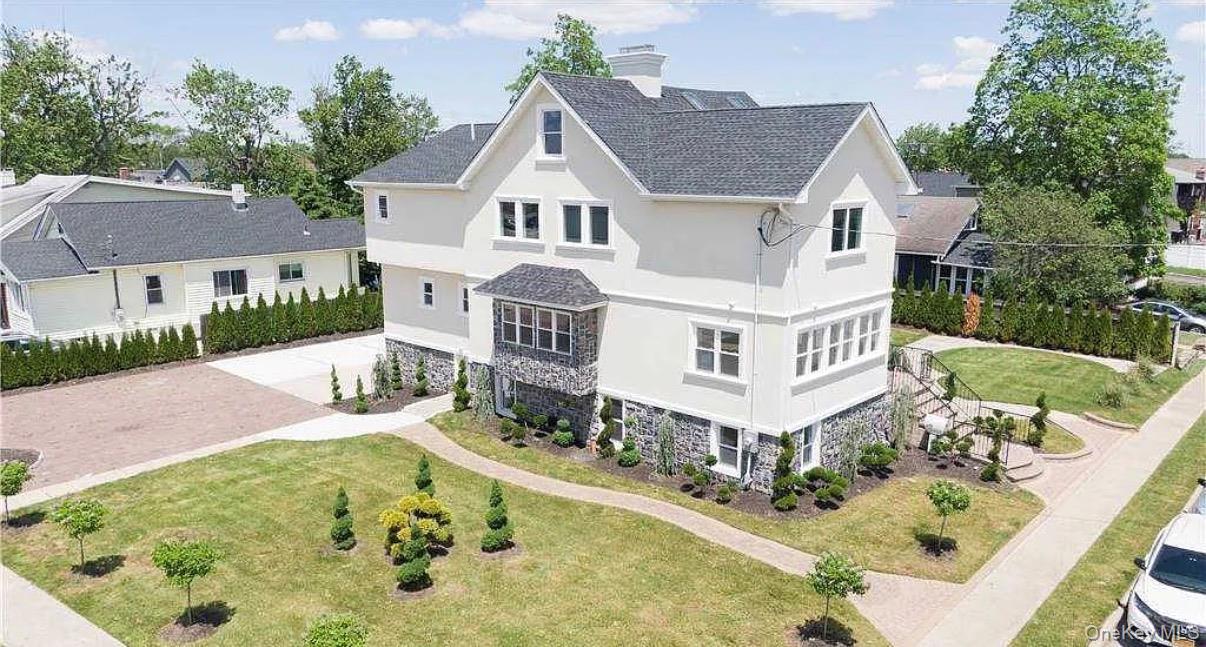 #2 photo, 296 Milburn Avenue, Baldwin Harbor , NY 11510