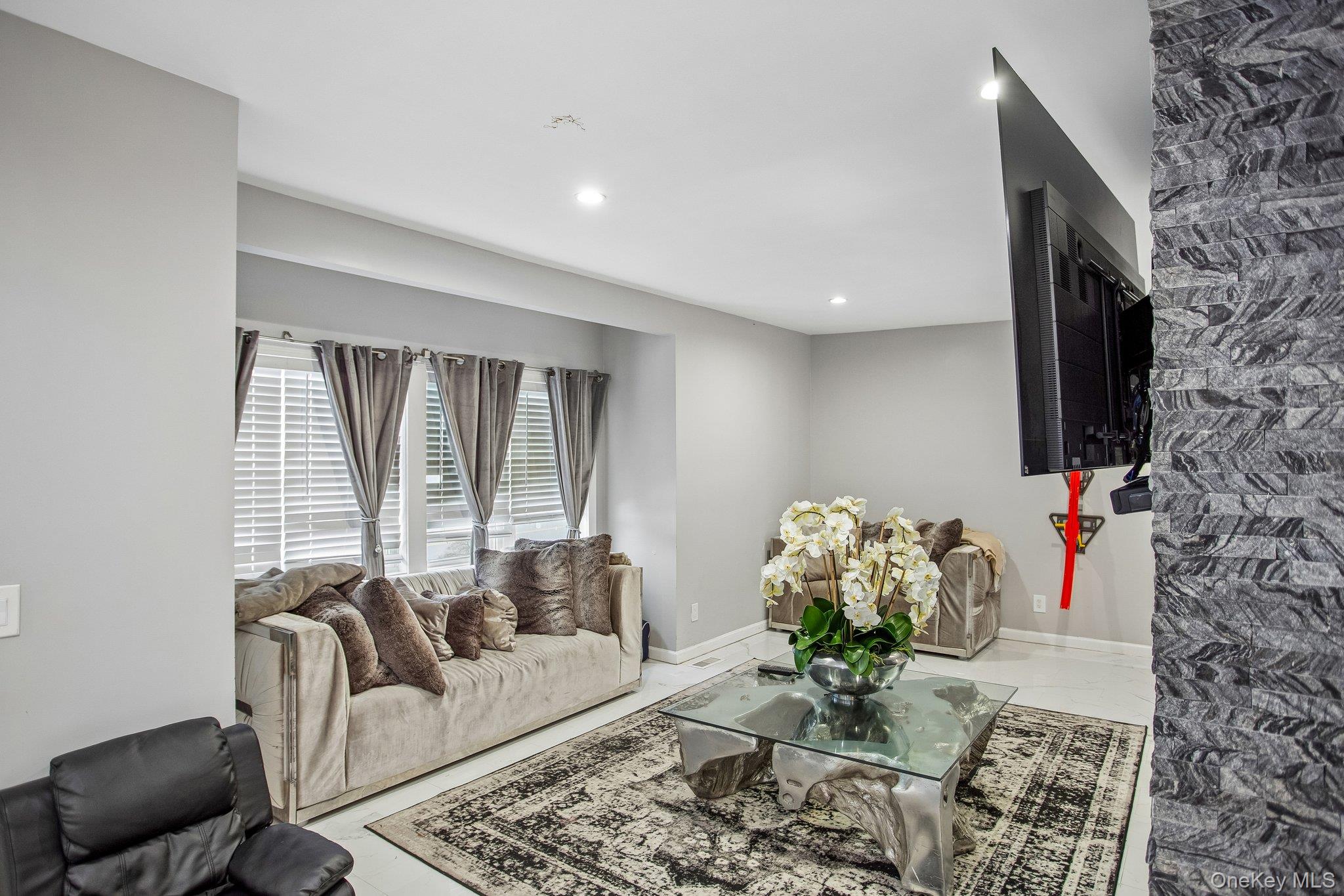 #4 photo, 296 Milburn Avenue, Baldwin Harbor , NY 11510