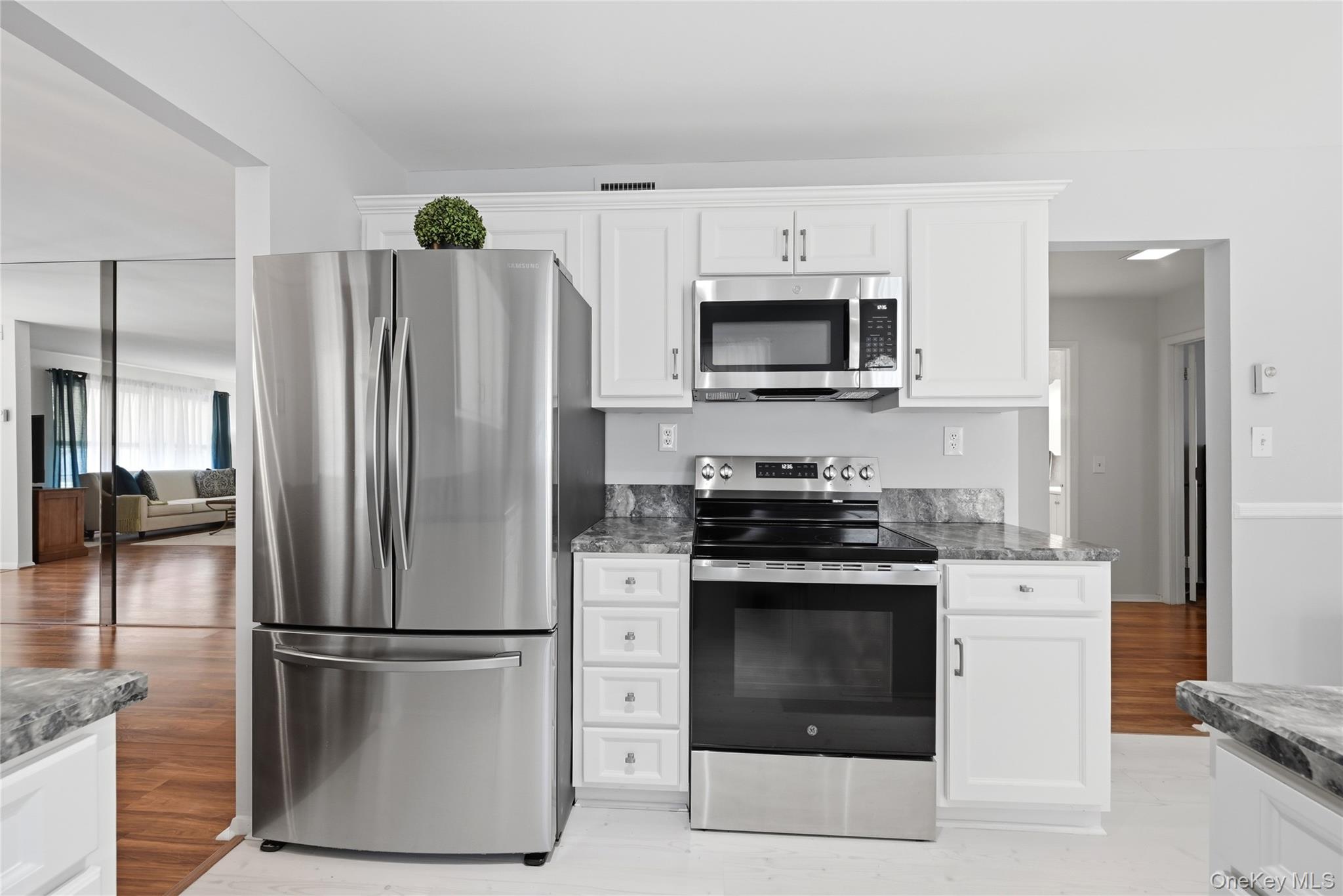 #16 photo, 506 Lancaster Court, সাফোক কাউন্টি Ridge , NY 11961