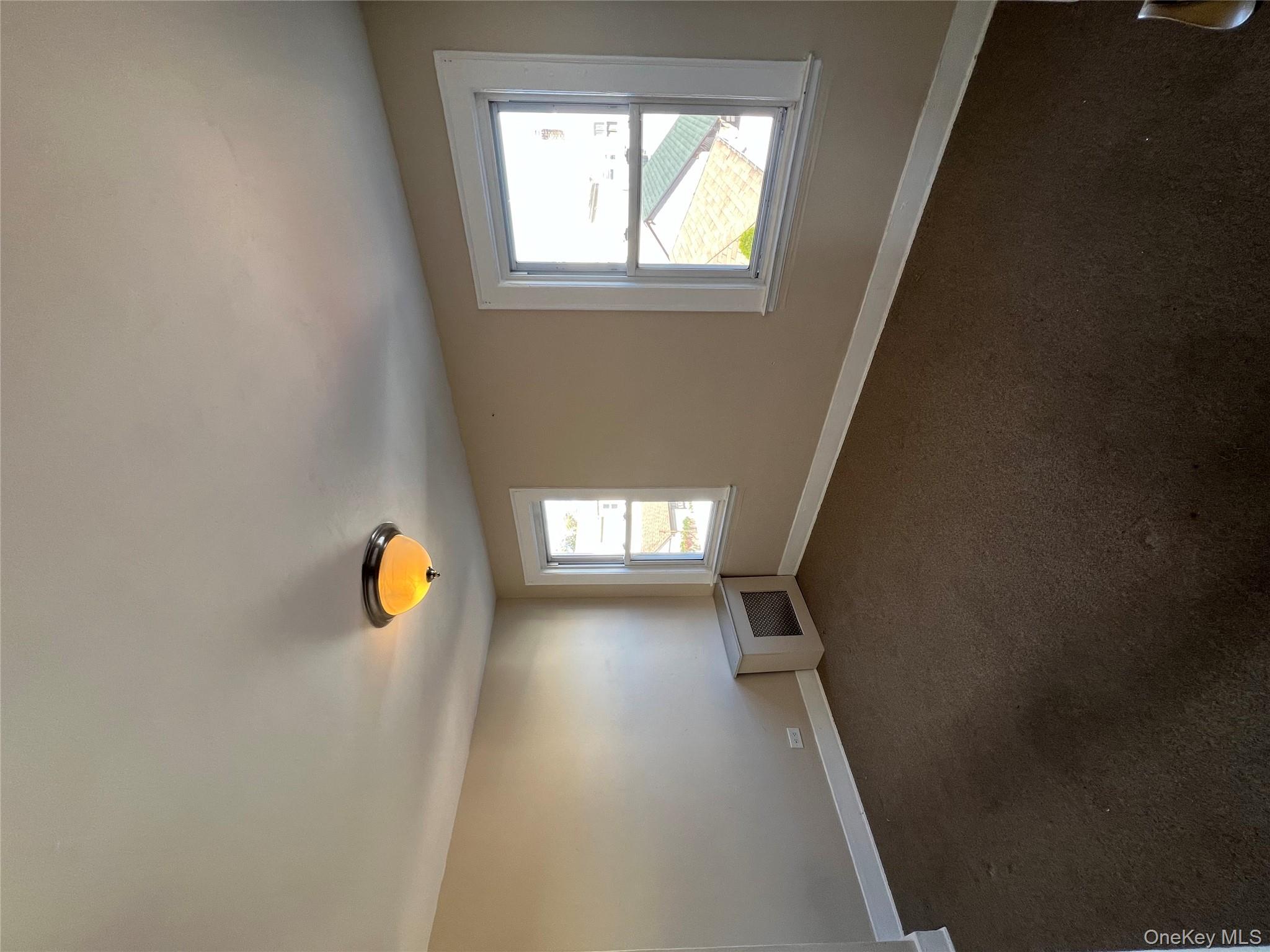 #2 photo, 22129 106th Avenue, 뉴욕퀸즈 Queens Village , NY 11429