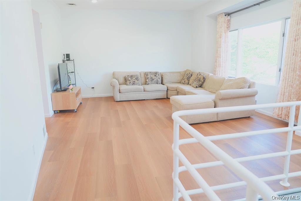 #2 photo, 23 Clinton Lane, מחוז נסאו Jericho , NY 11753