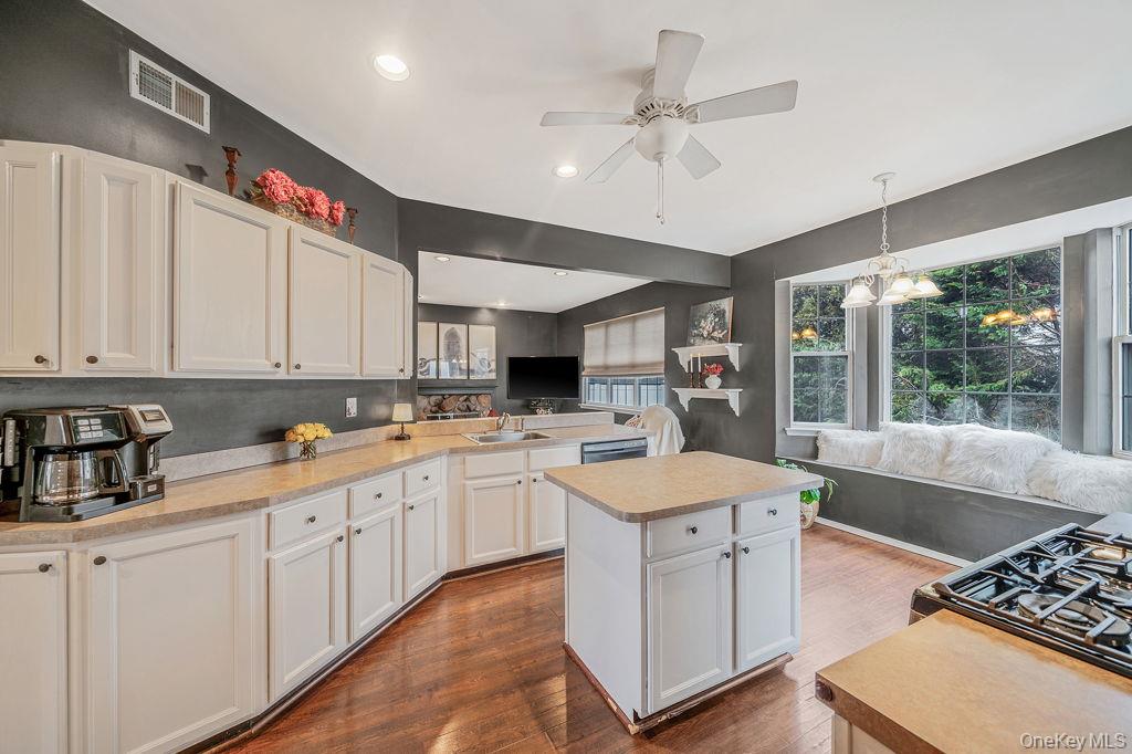 #11 photo, 120 Cranberry Court, Melville , NY 11747