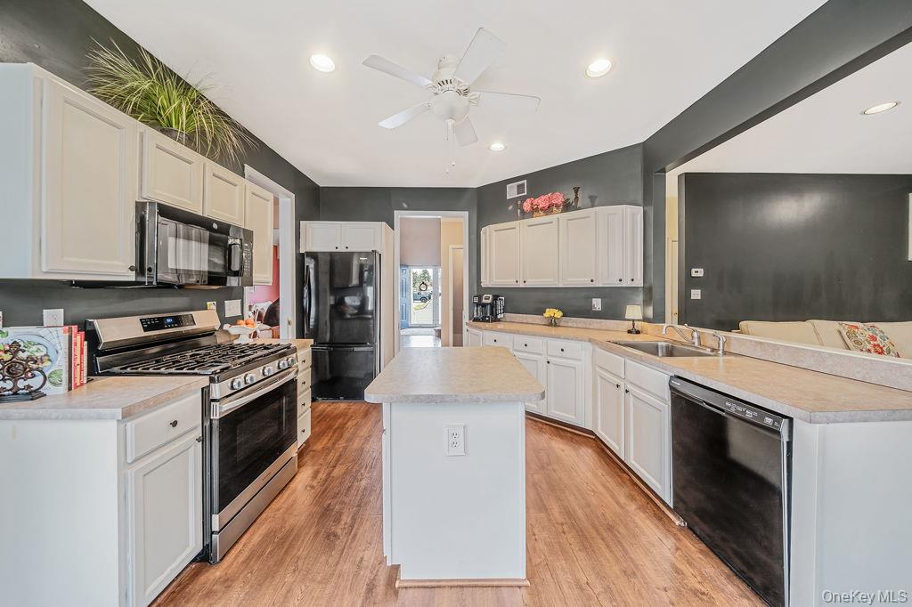 #13 photo, 120 Cranberry Court, Melville , NY 11747