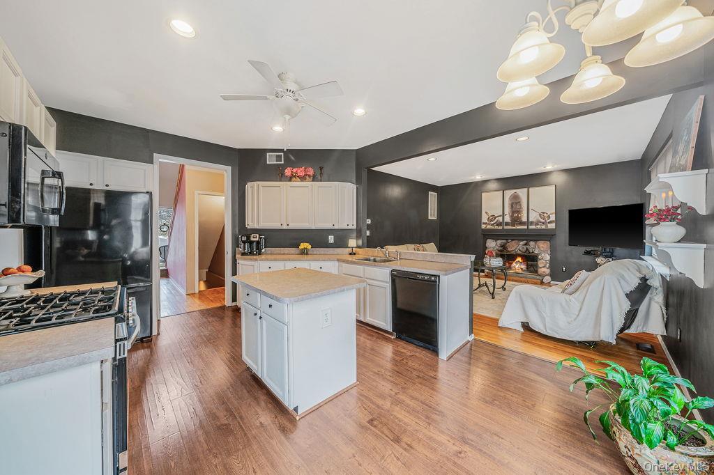 #14 photo, 120 Cranberry Court, Melville , NY 11747