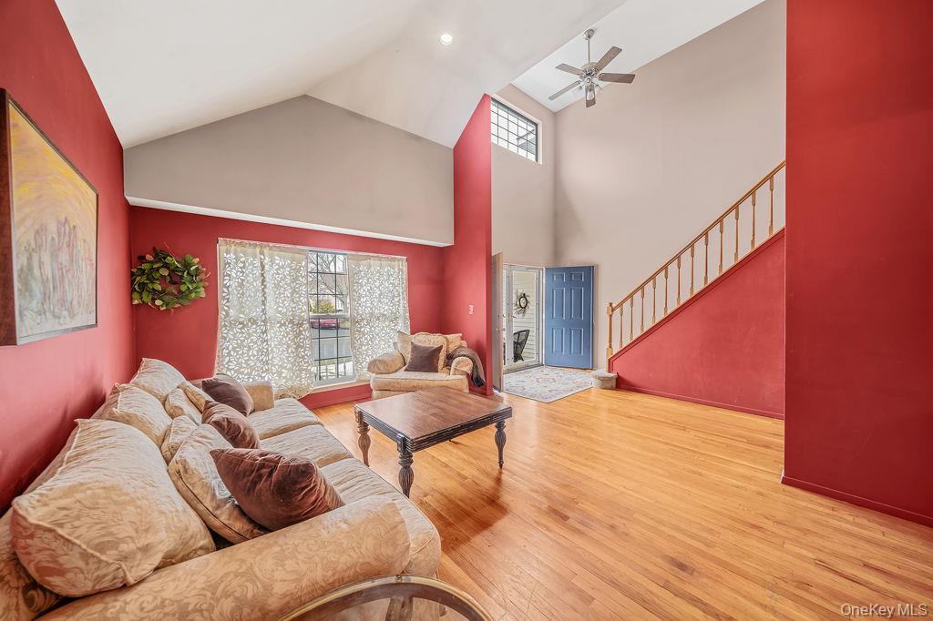 #7 photo, 120 Cranberry Court, Melville , NY 11747