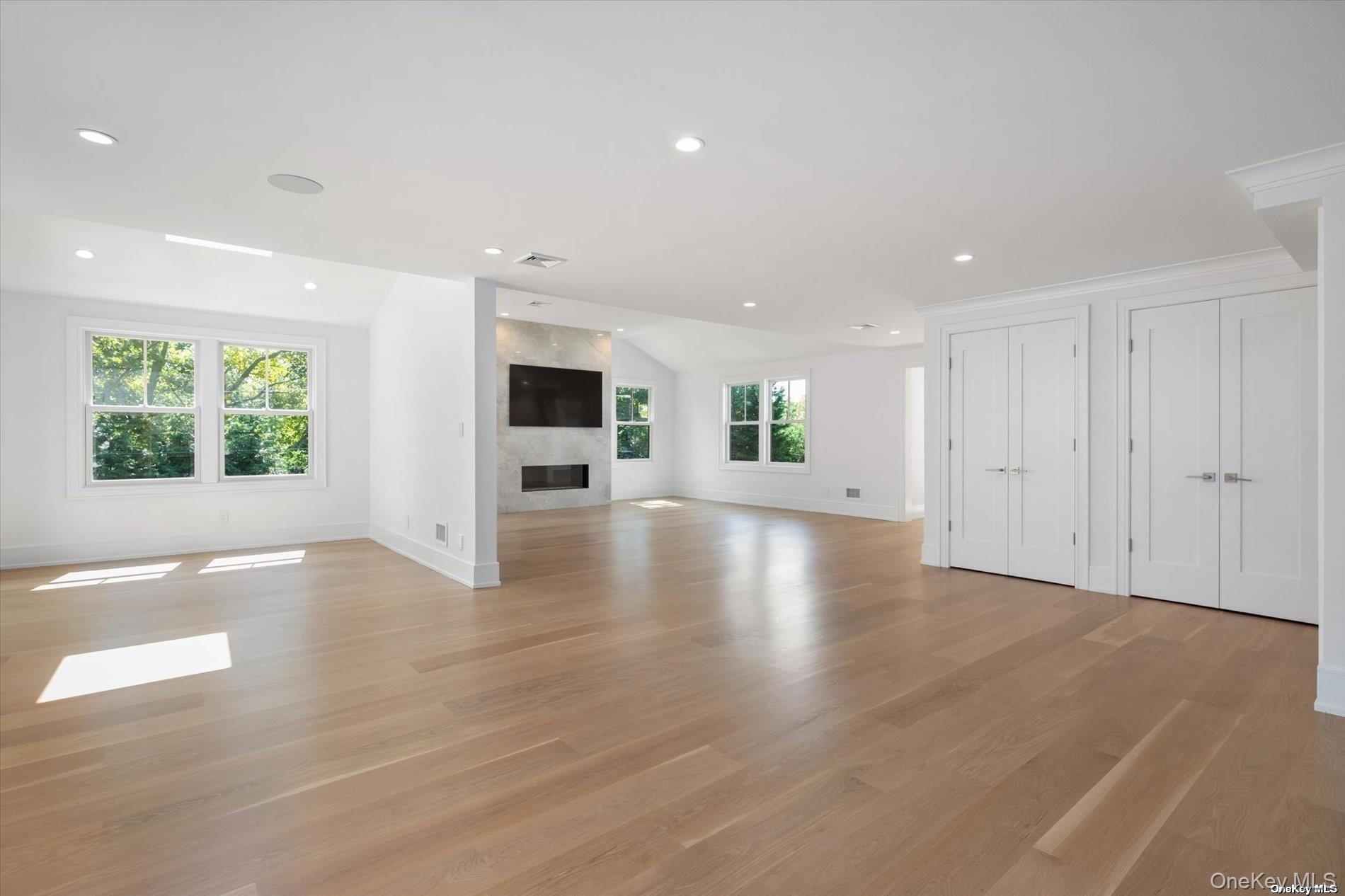 #10 photo, 40 Hewlett Lane, מחוז נסאו Port Washington , NY 11050