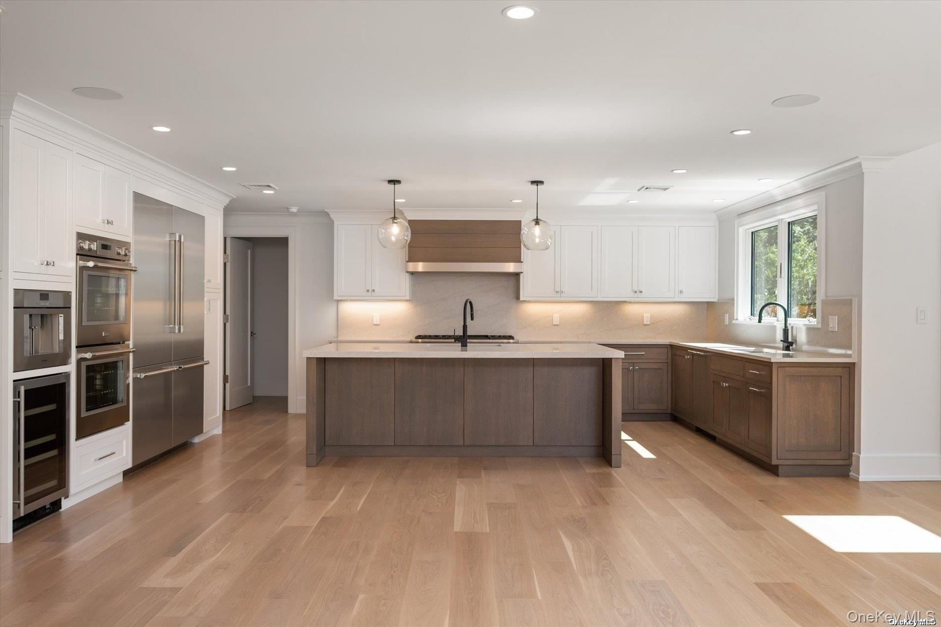 #4 photo, 40 Hewlett Lane, מחוז נסאו Port Washington , NY 11050