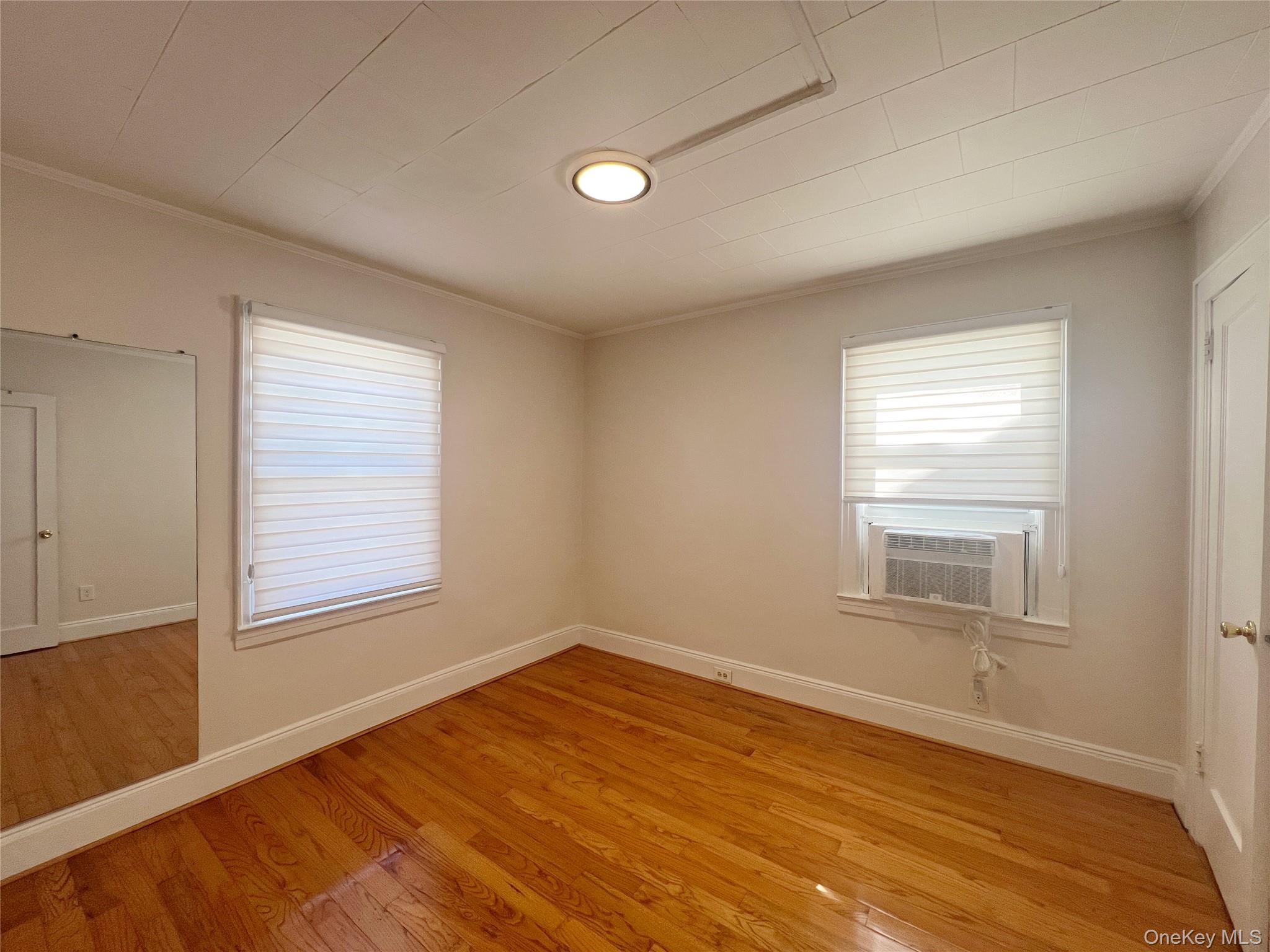 #11 photo, 8805 238th Street, קווינס Bellerose , NY 11426