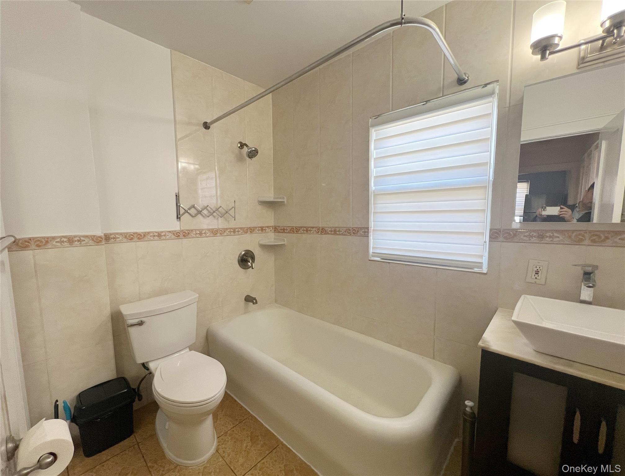 #13 photo, 8805 238th Street, קווינס Bellerose , NY 11426