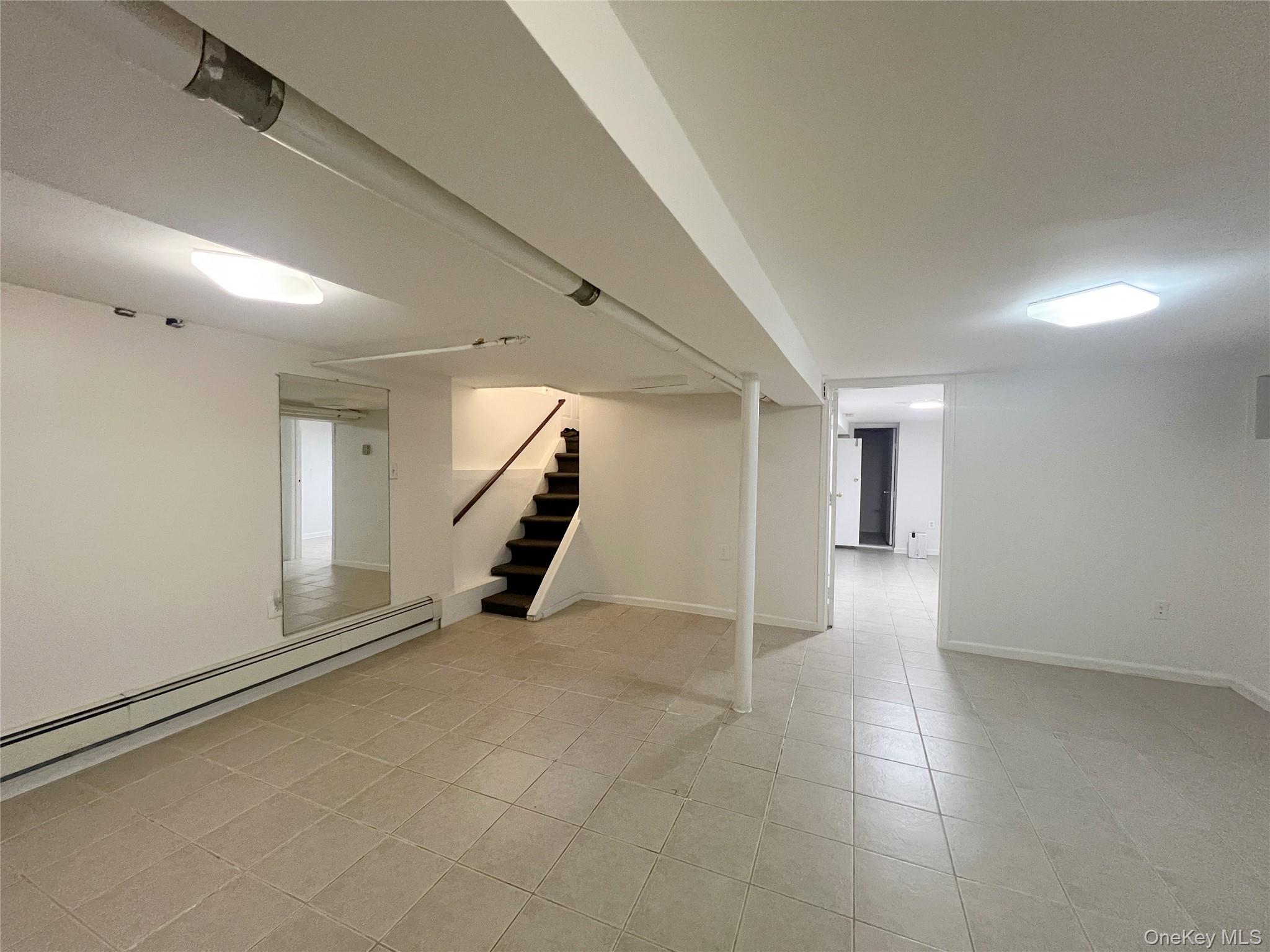 #16 photo, 8805 238th Street, קווינס Bellerose , NY 11426