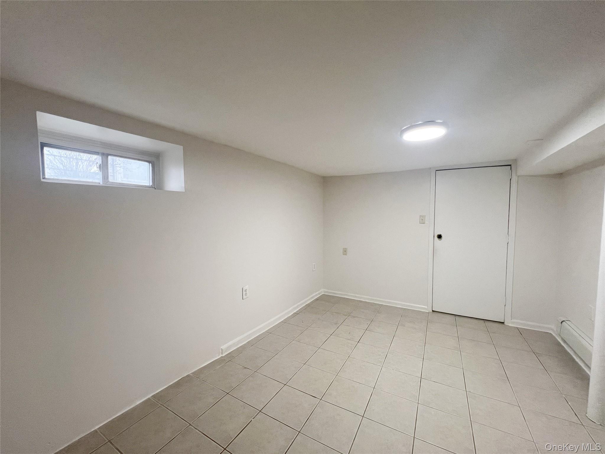 #17 photo, 8805 238th Street, קווינס Bellerose , NY 11426