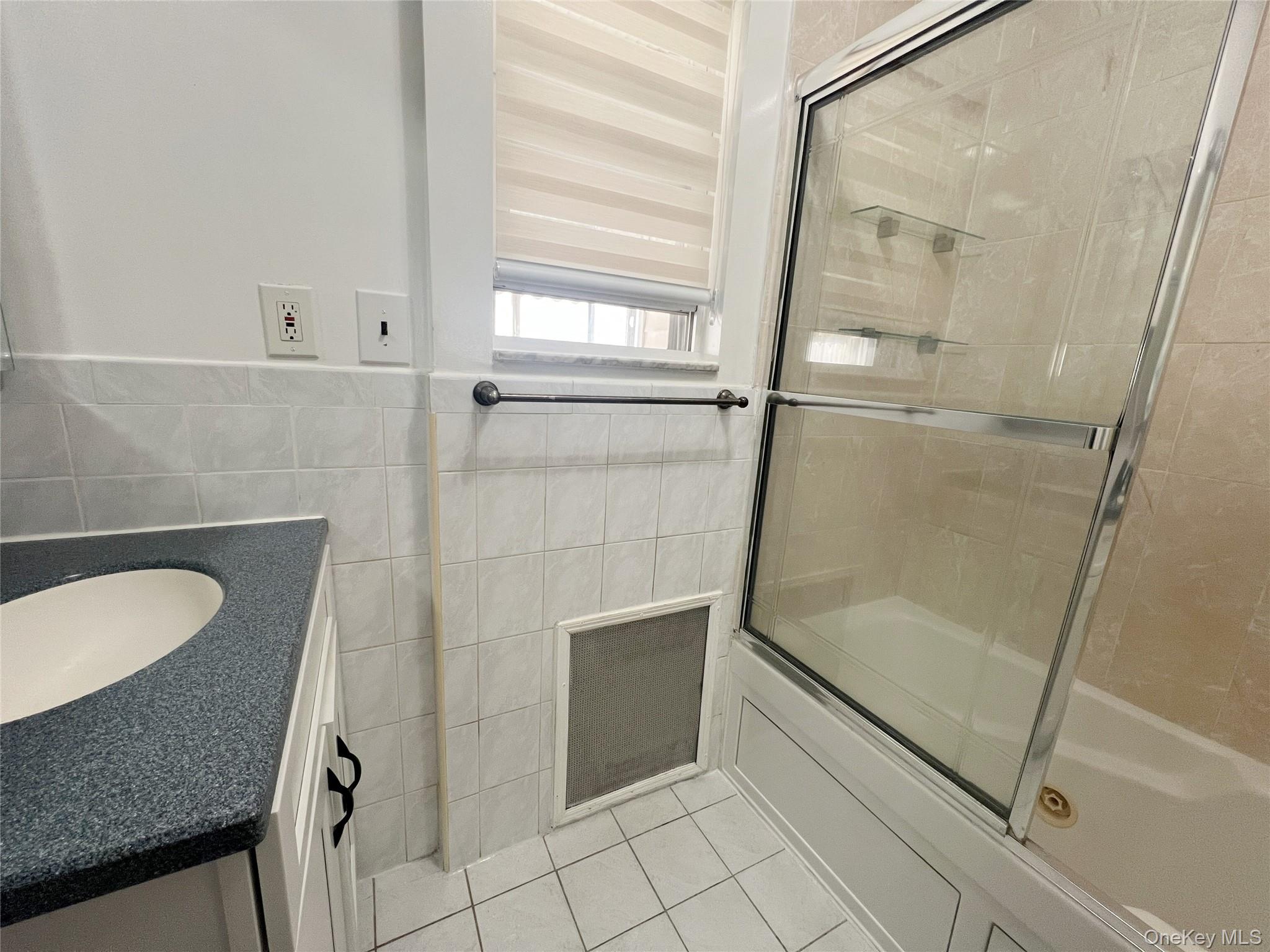 #8 photo, 8805 238th Street, קווינס Bellerose , NY 11426