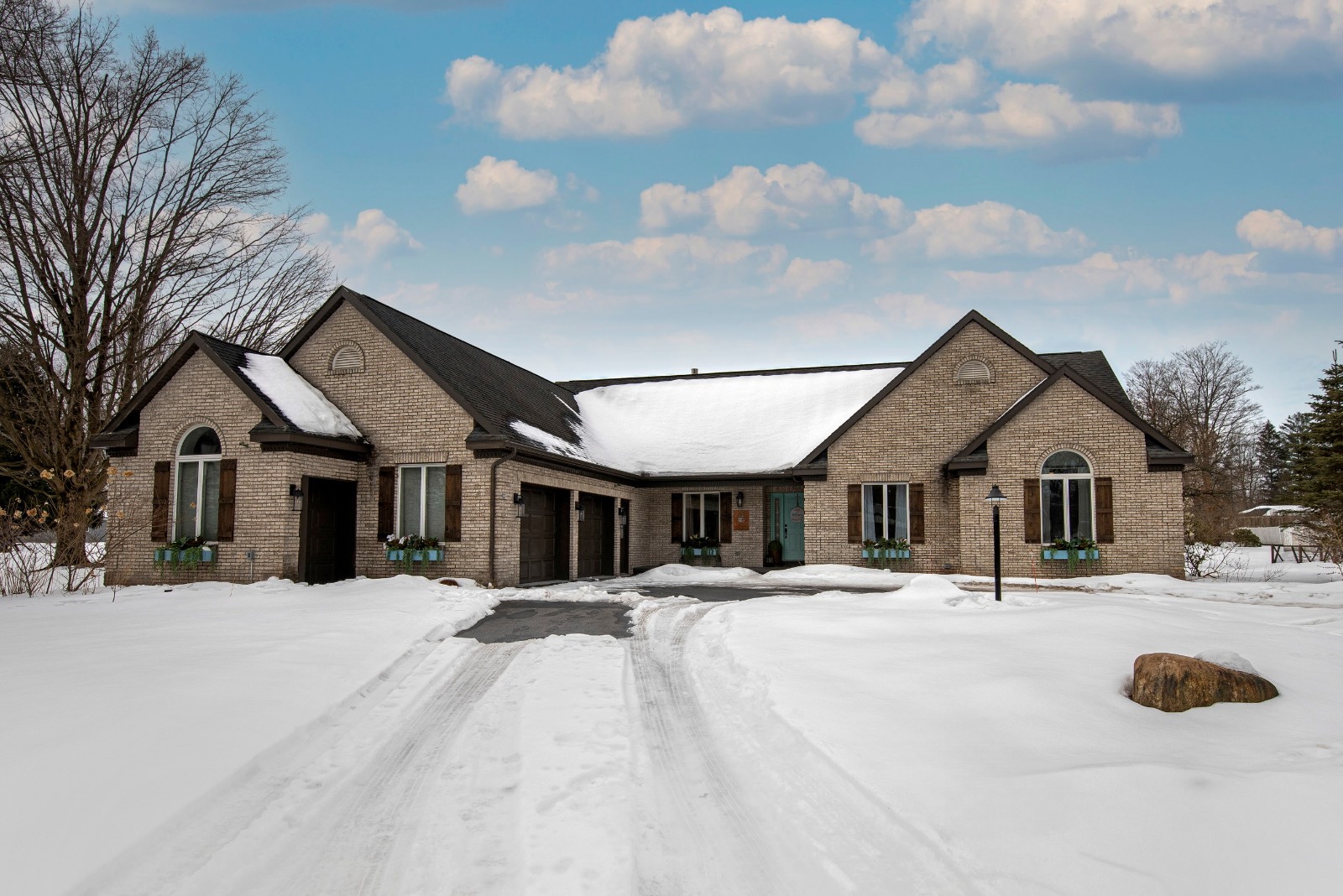 #1 photo, 17 Symphony Place, Whitesboro , NY 13492