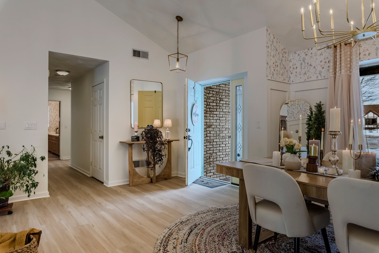 #2 photo, 17 Symphony Place, Whitesboro , NY 13492