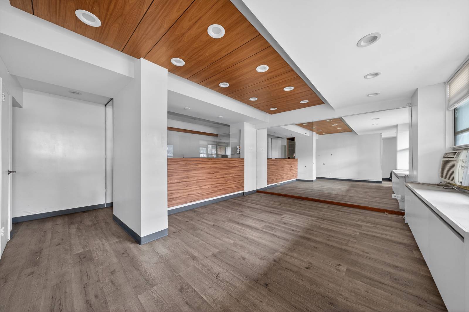 #1 photo, 142-05 Roosevelt Ave, Suite 112, Flushing , NY 11354