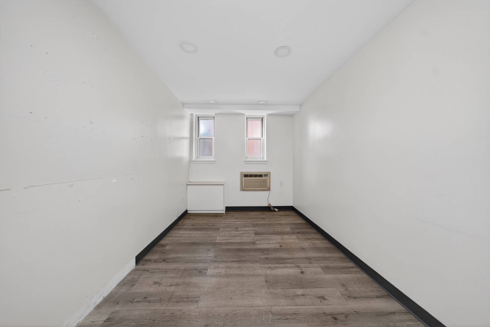 #10 photo, 142-05 Roosevelt Ave, Suite 112, Flushing , NY 11354