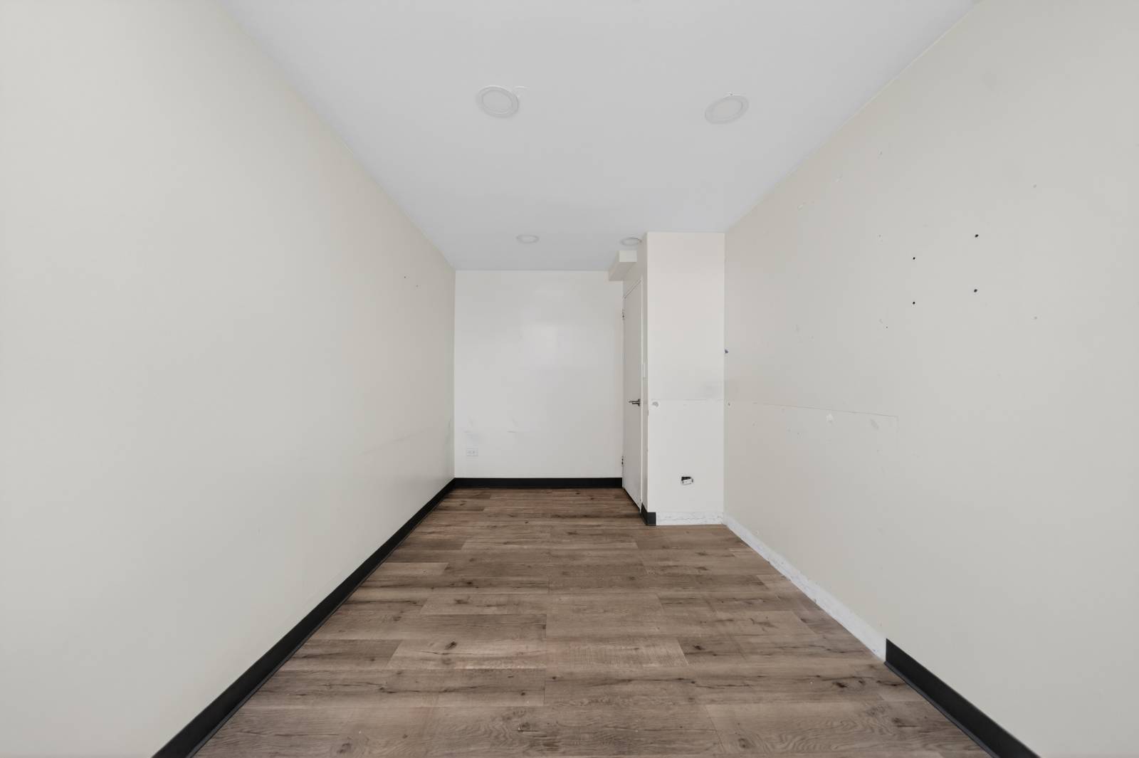 #11 photo, 142-05 Roosevelt Ave, Suite 112, Flushing , NY 11354