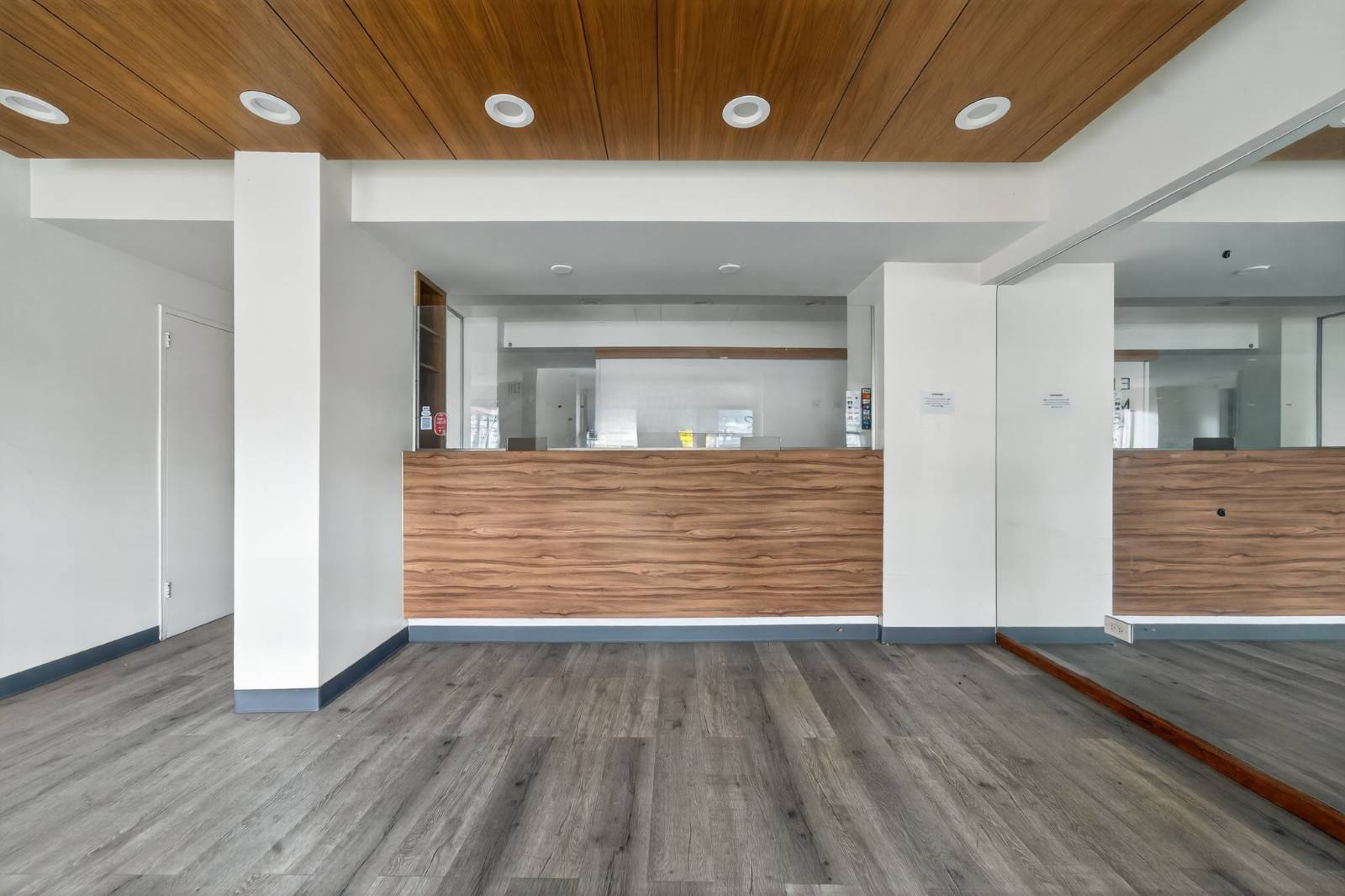 #3 photo, 142-05 Roosevelt Ave, Suite 112, Flushing , NY 11354