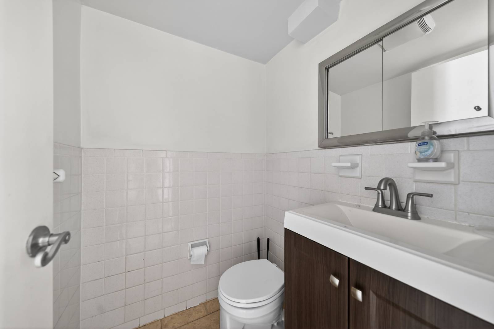 #8 photo, 142-05 Roosevelt Ave, Suite 112, Flushing , NY 11354