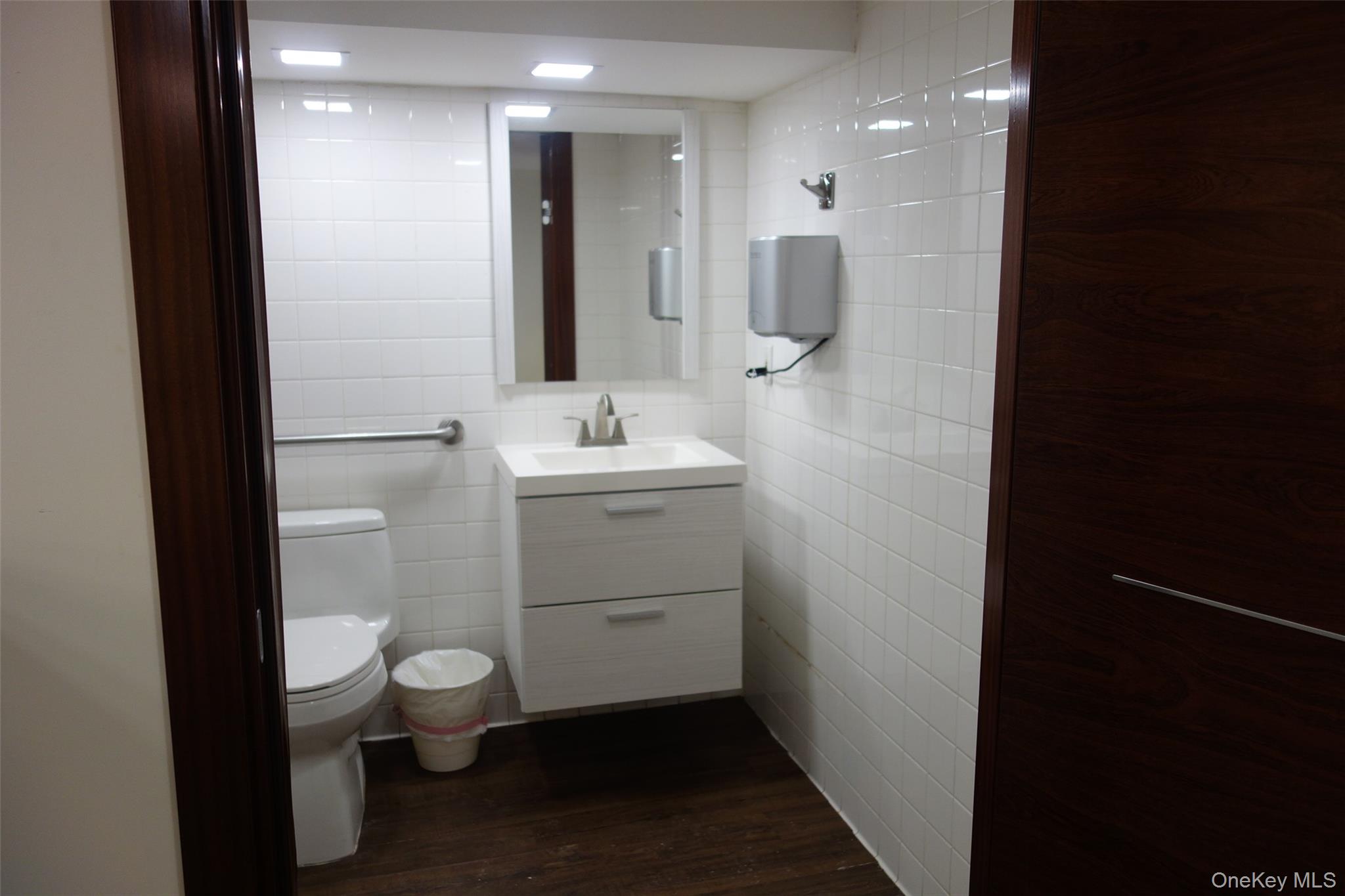 #8 photo, 64-33 98th Street, 뉴욕퀸즈 Rego Park , NY 11374