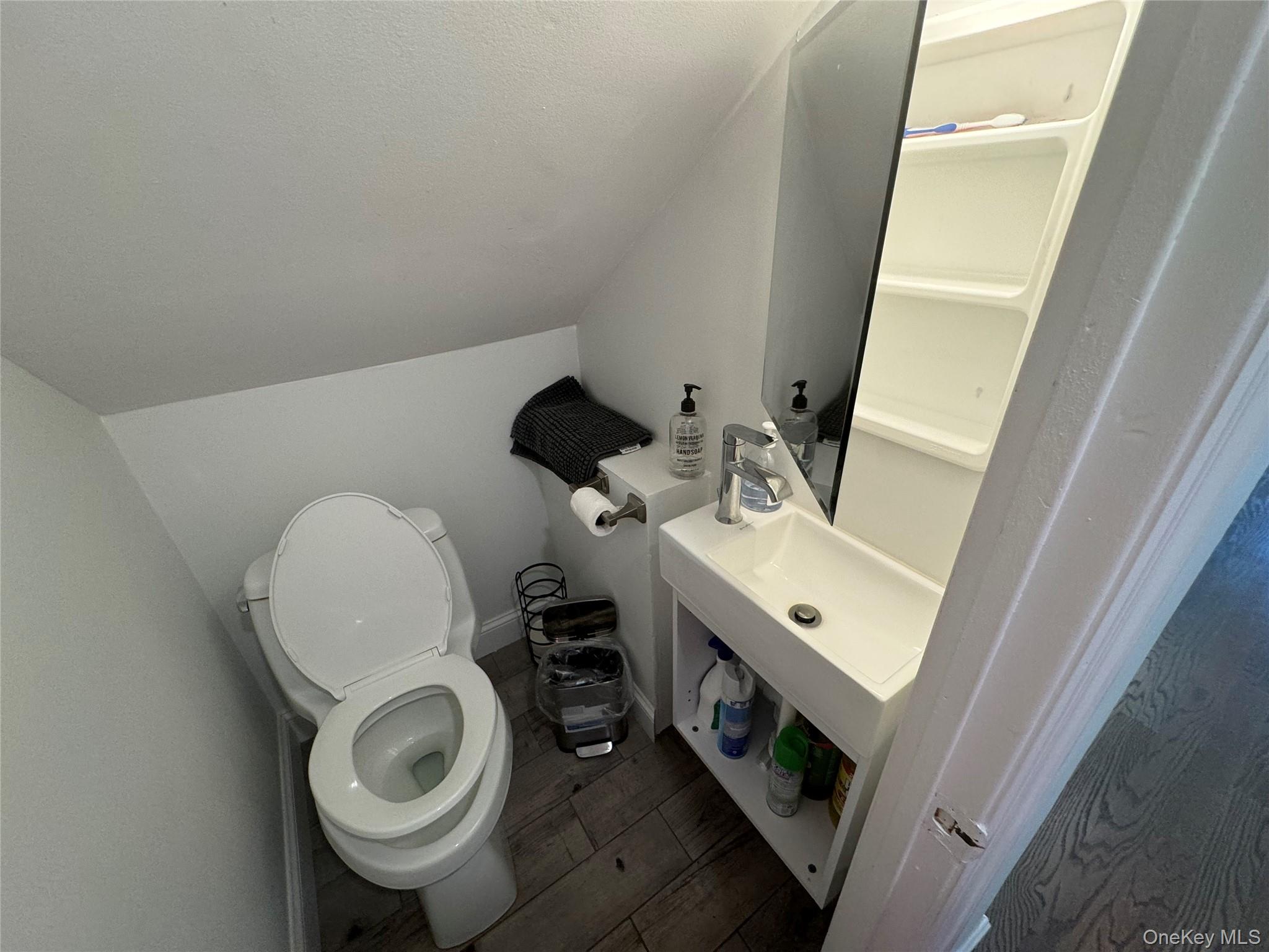 #18 photo, 100 Clubhouse Road, Bellmore , NY 11710