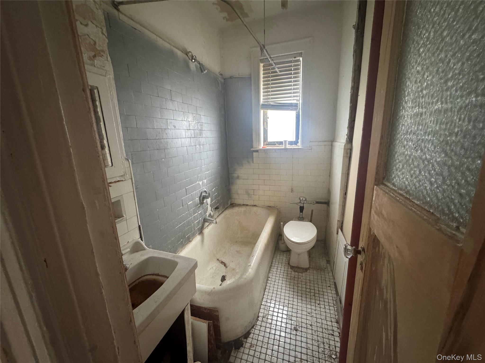 #7 photo, 86-03 102 Street, कुईंस Richmond Hill , NY 11418