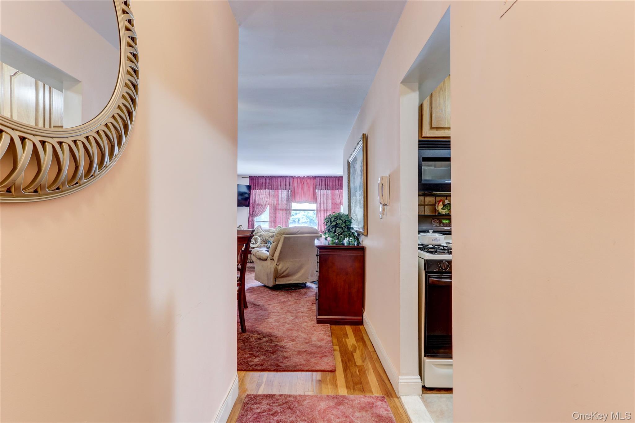 #14 photo, 54-44 Little Neck Parkway, लिटिल नेक Little Neck , NY 11362