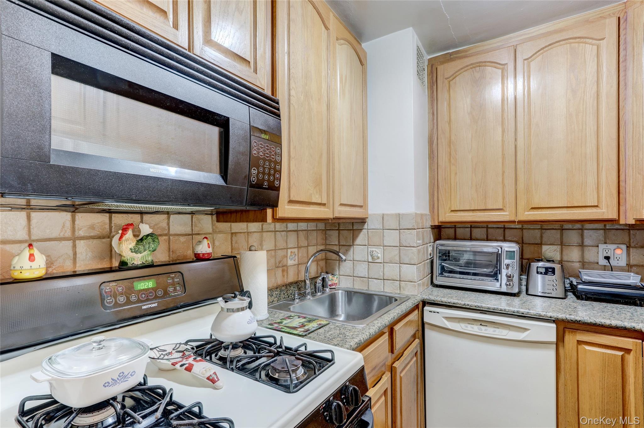 #6 photo, 54-44 Little Neck Parkway, लिटिल नेक Little Neck , NY 11362