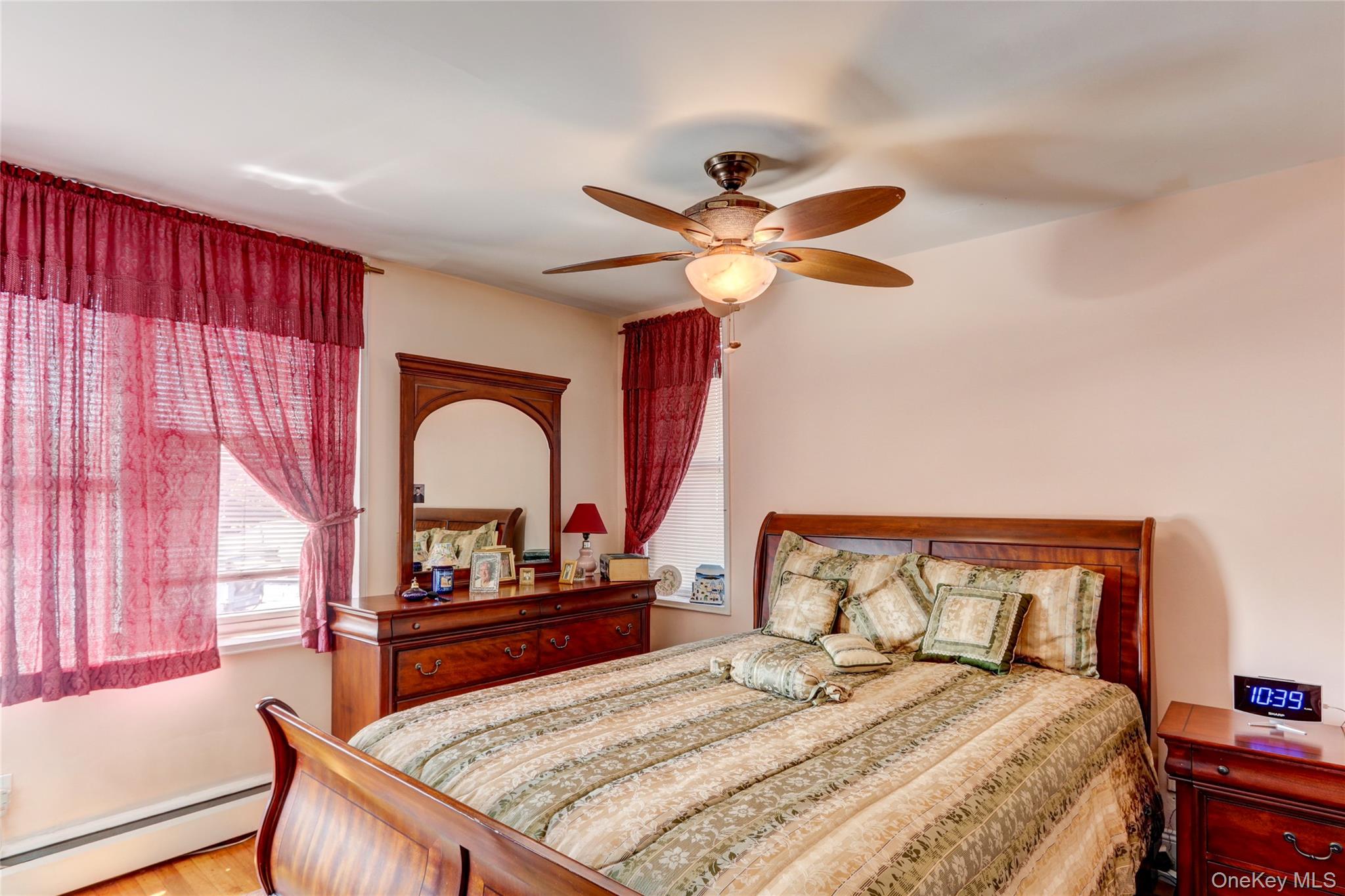 #9 photo, 54-44 Little Neck Parkway, लिटिल नेक Little Neck , NY 11362