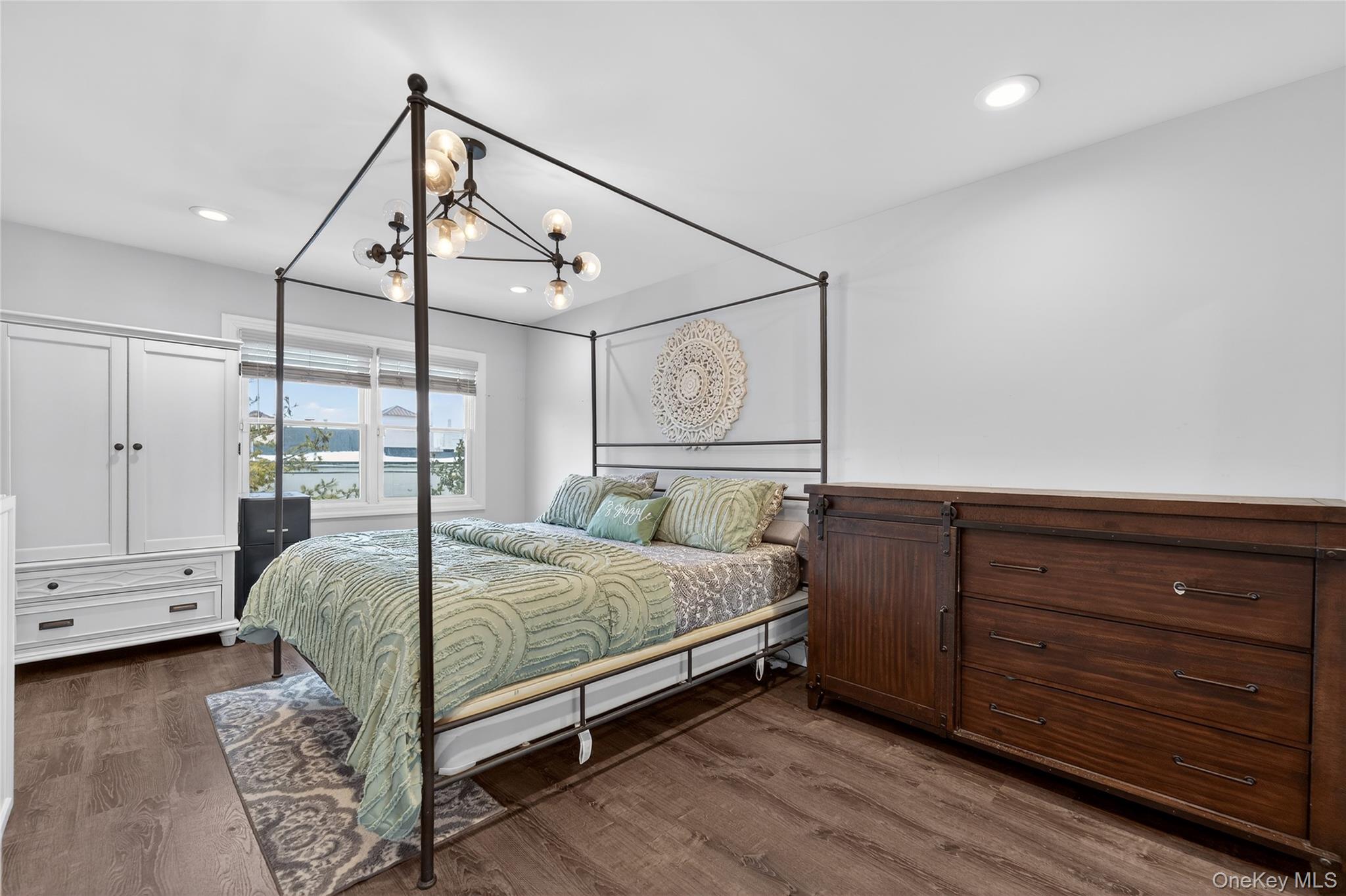 #11 photo, 3530 Long Beach Road, מחוז נסאו Oceanside , NY 11572