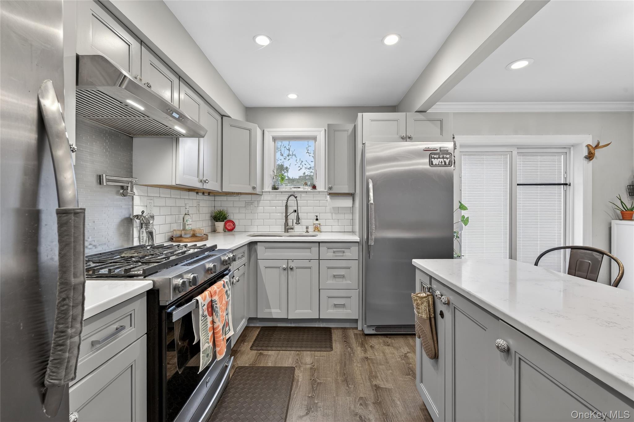 #6 photo, 3530 Long Beach Road, מחוז נסאו Oceanside , NY 11572