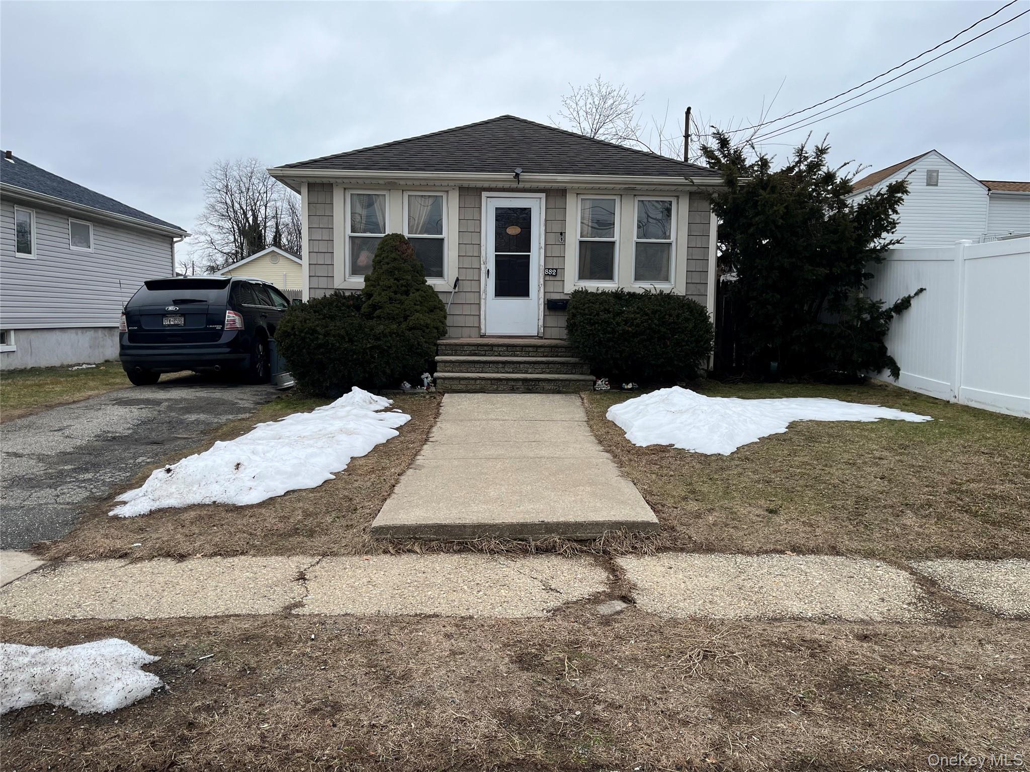 #1 photo, 882 Ocean Street, Baldwin Harbor , NY 11510