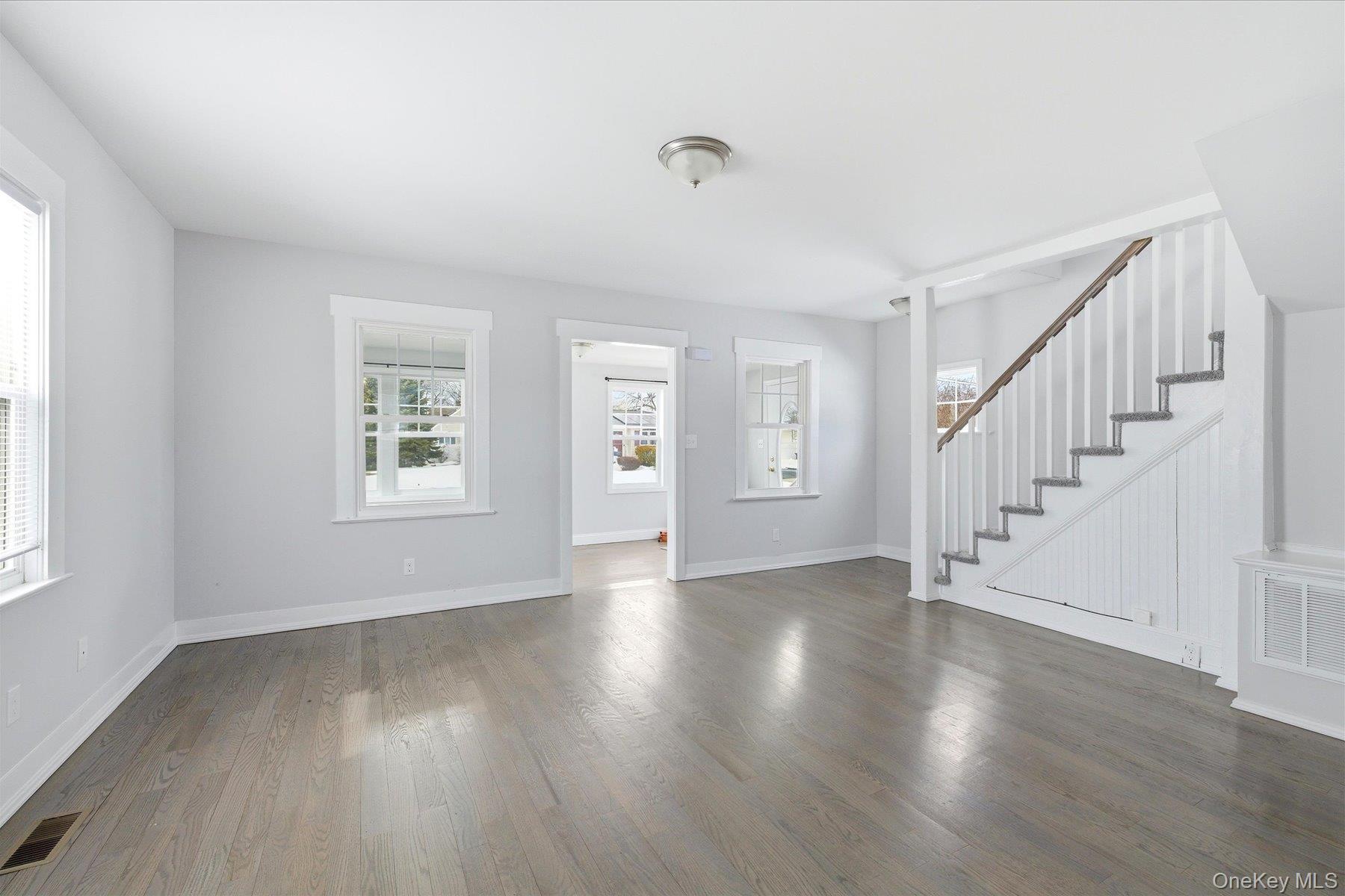 #9 photo, 35 Weston Avenue, Deer Park , NY 11729