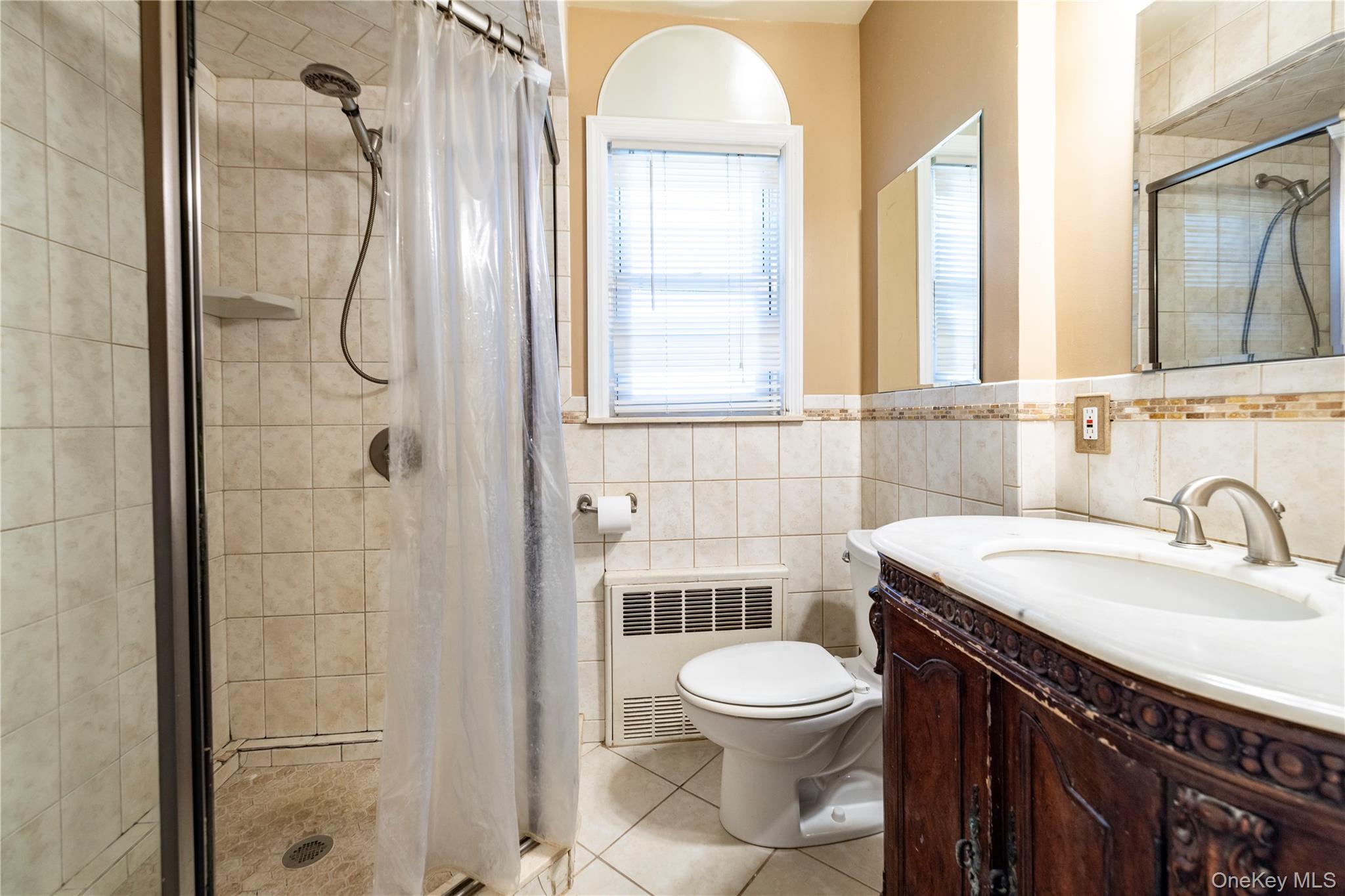 #8 photo, 54 Hollywood Avenue, Lynbrook , NY 11563