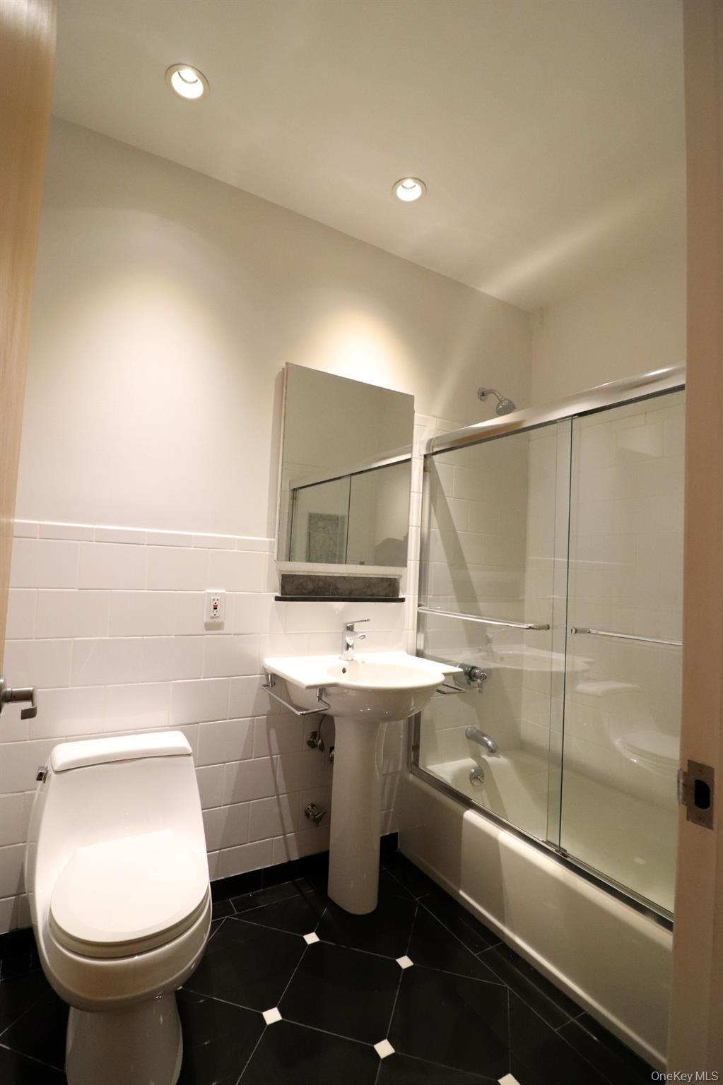 #9 photo, 528 W 46th Street, New York (Manhattan) , NY 10036