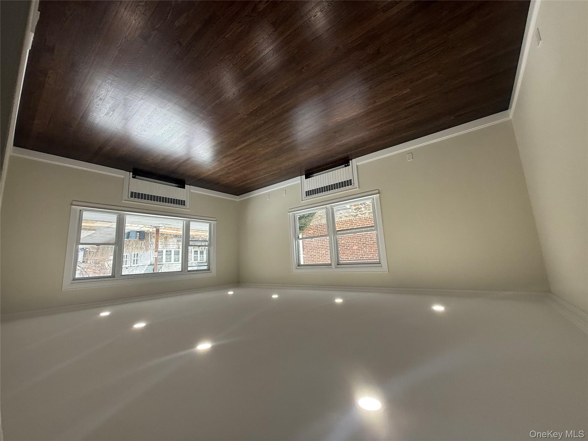 #1 photo, 32 Dunwoodie Street, 纽约州 Yonkers , NY 10704